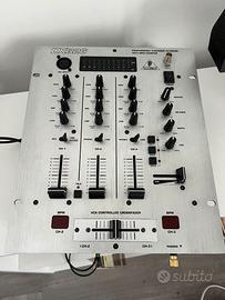 Mixer DX626 Behringer