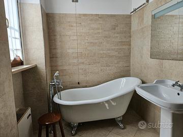 vasca freestanding con gruppo miscelatore Stella
