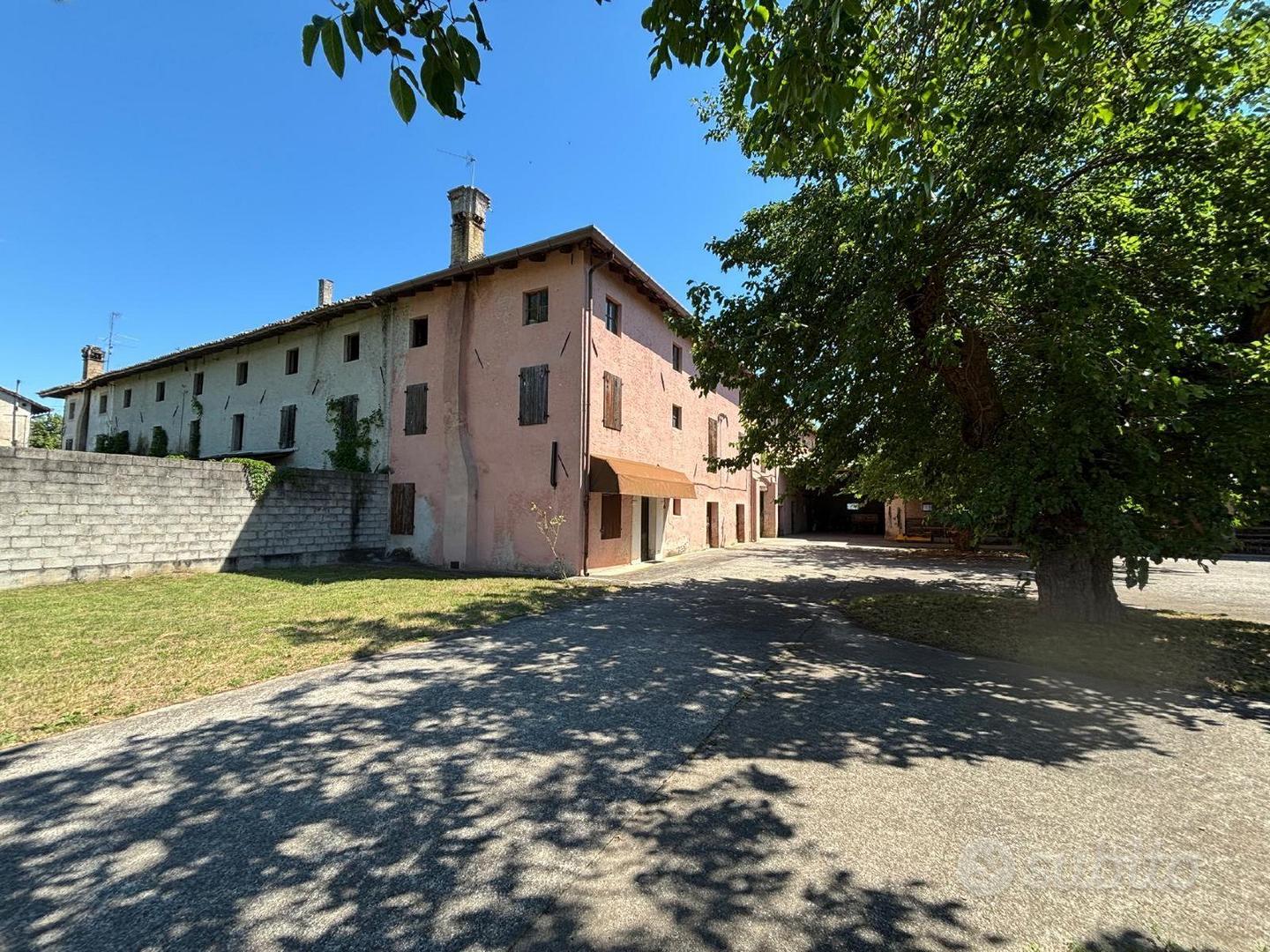 Ampio fabbricato rurale da recuperare con terreni - Vista 3