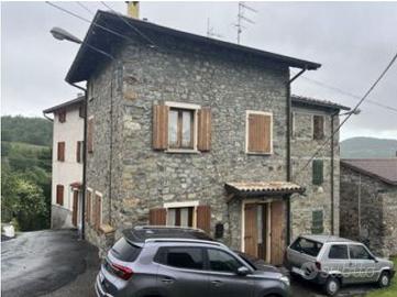 Casa singola a Ventasso (RE) - Casale