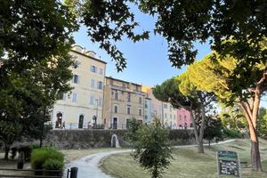 Palazzo al centro di terni con terrazza panoramica
