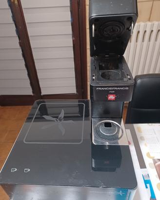 macchinetta per caffe della illy