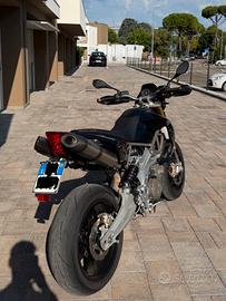 Aprilia dorsoduro 750