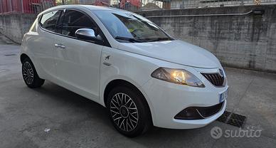 Lancia ypsilon Hybrid Alberta Ferretti 