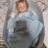 bambola da collezione vintage con culla   