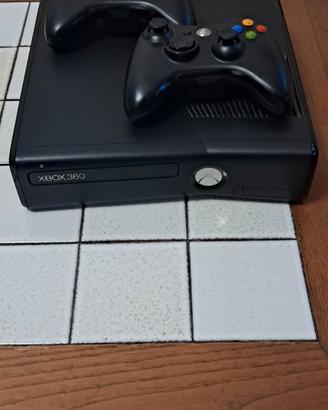 xbox 360 (+2 controller e 8 giochi)
