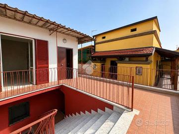 CASA SEMINDIPENDENTE A ARZANO