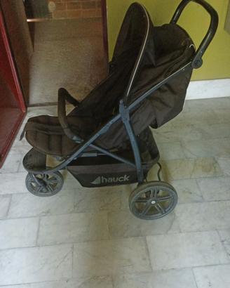 Passeggino tre ruote 