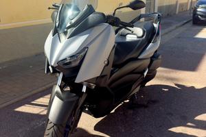 Yamaha XMAX 300cc - Anno 2021 - 18.000Km Tech Max