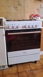 Cucina a 4 gas Ariston