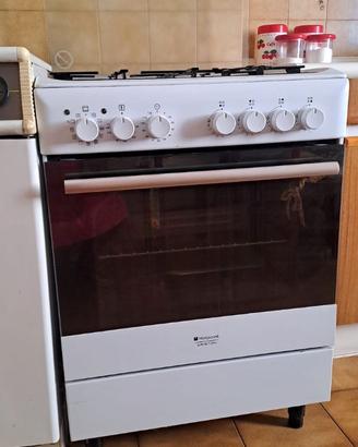 Cucina a 4 gas Ariston