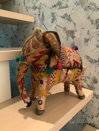 Elefante stile Raj vintage in cotone imbottito