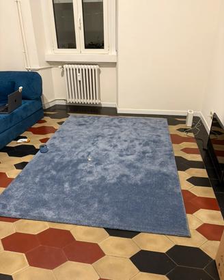 Tappeto azzurro