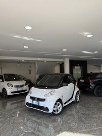 Smart ForTwo 1000 52 kW MHD coupé pure