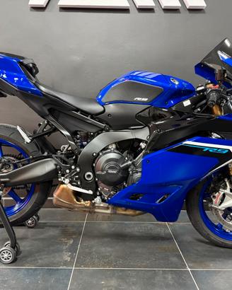 YAMAHA R9 - 2025 - ACCESSORIATA
