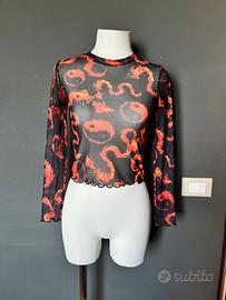 Top mesh nero con draghi rossi