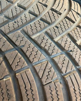 Treno gomme  invernali Hankook 195/50/R16 Toyota Y