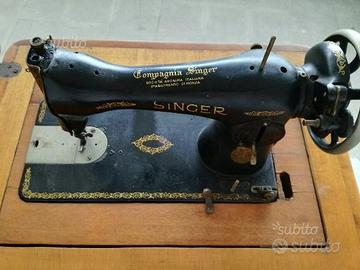 Antica macchina da cucire singer con mobile in leg