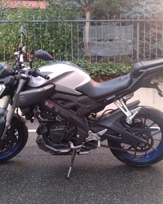YAMAHA MT125