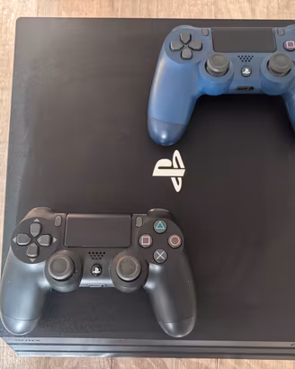 PlayStation 4 Pro 1TB + 2 Controller + PES 2021