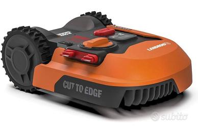 Robot rasaerba Worx con copertura e tagliasiepi