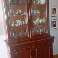 servantes,vetrina e tavolo allungabile con 6 dedie