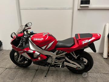 Yamaha R1 2001