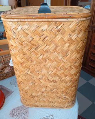 cestino in vimini portabiancheria 