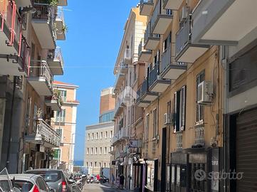 NEGOZIO A CASTELLAMMARE DI STABIA