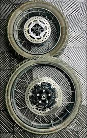Cerchi a raggi + gomme Triumph Scrambler 1200