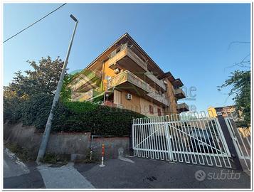 5 Vani con garage Via Mariani S.Giovanni Galermo
