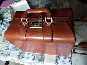 Beauty case vintage in vera pelle