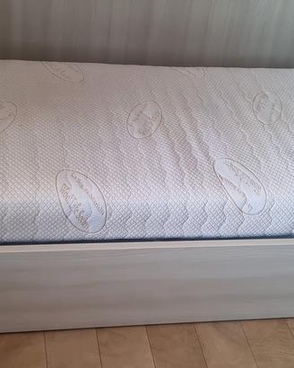 Letto singolo con contenitore e materazzo