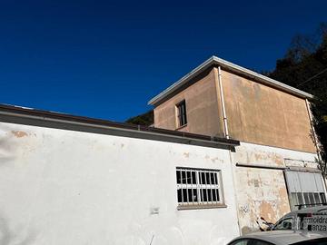Immobile di 473 m² a Trieste