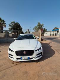 JAGUAR XE 20 D  Sport 180 hp