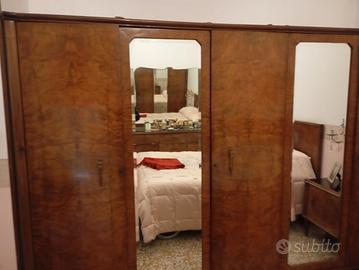 Camera da letto stile antico