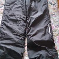 pantaloni e guanti da sci 