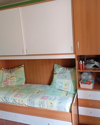 Cameretta in buone condizioni 