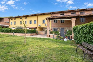 2 LOCALI A FELINO
