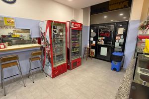 Locale pizza kebab a Torino - metro Spezia