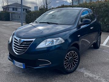 lancia ypsilon 2016