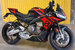 moto  Aprilia Tuono 660 Factory 2025