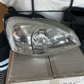 Fanali anteriori OPEL CORSA C destro/sinistro