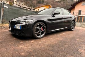 Alfa Romeo Giulia 2.2 Q4 210cv diesel