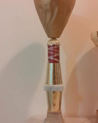 Coppa Trofeo in buoni condizioni H48x14Dx8base