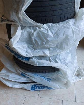 Treno pneumatici estivi 215/55R17 94V