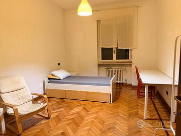 Stanza singola arredata - Via Stadera (Milano)