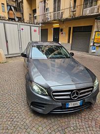N.U.O.V.A Mercedes e 220 Diesel
