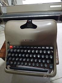 macchina da scrivere usata Olivetti 