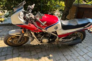 Honda vf 750 f